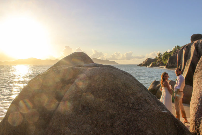 Hochzeit Seychellen_Brautpaar Anse Source d'Argent